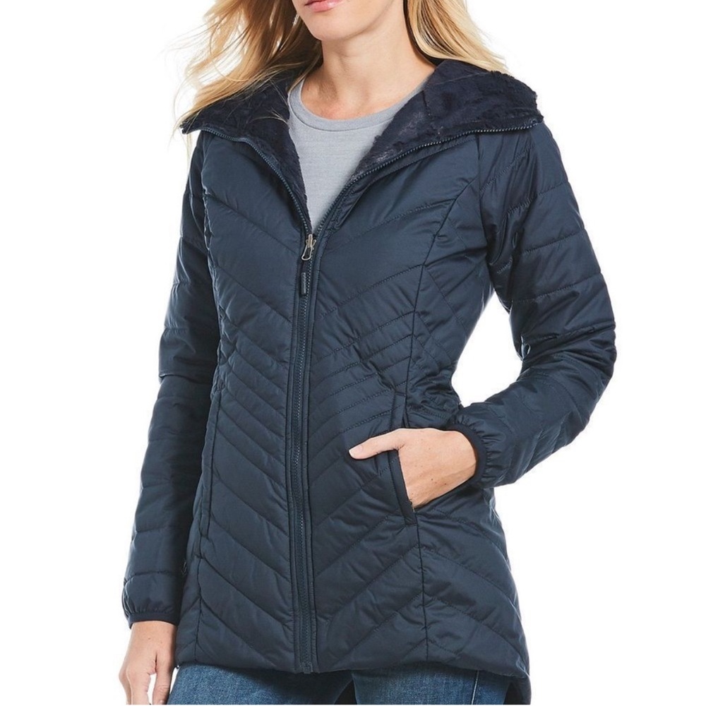 The North Face Women's Reversible Dark Blue Puffer Winter/Ski Jacket